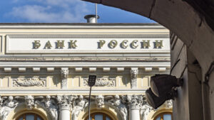 centrobank-rossii-s-8-ijunja-perejdet-k-raschetu-kursa-evro-cherez-dollar-ssha-c086f3e.jpg